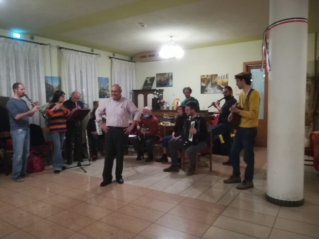 Porte´perte Musical Collective and El Filò Danza Popolare Association made of the farewell evening an unforgettable event!